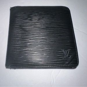 Louis Vuitton Men's Black Epi Portefeuille Marco Bifold Vintage Leather wallet
